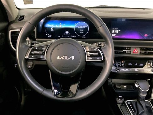 Certified 2024 Kia Seltos S FWD image 5