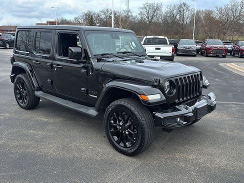 Used 2021 Jeep Wrangler Unlimited Sahara image 9