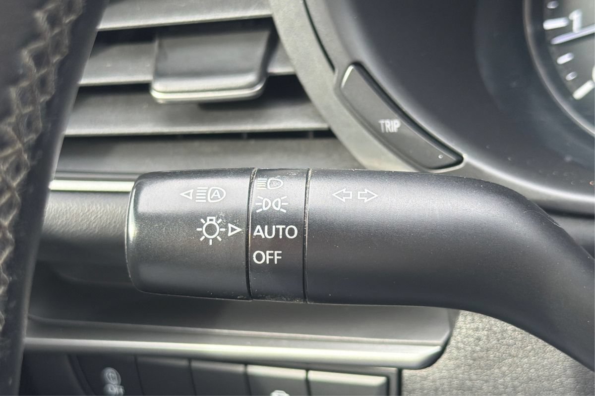 Used 2021 MAZDA MAZDA3 s FWD image 17