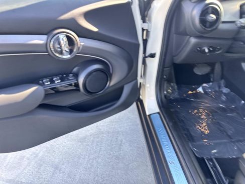 Used 2023 MINI Cooper S image 11