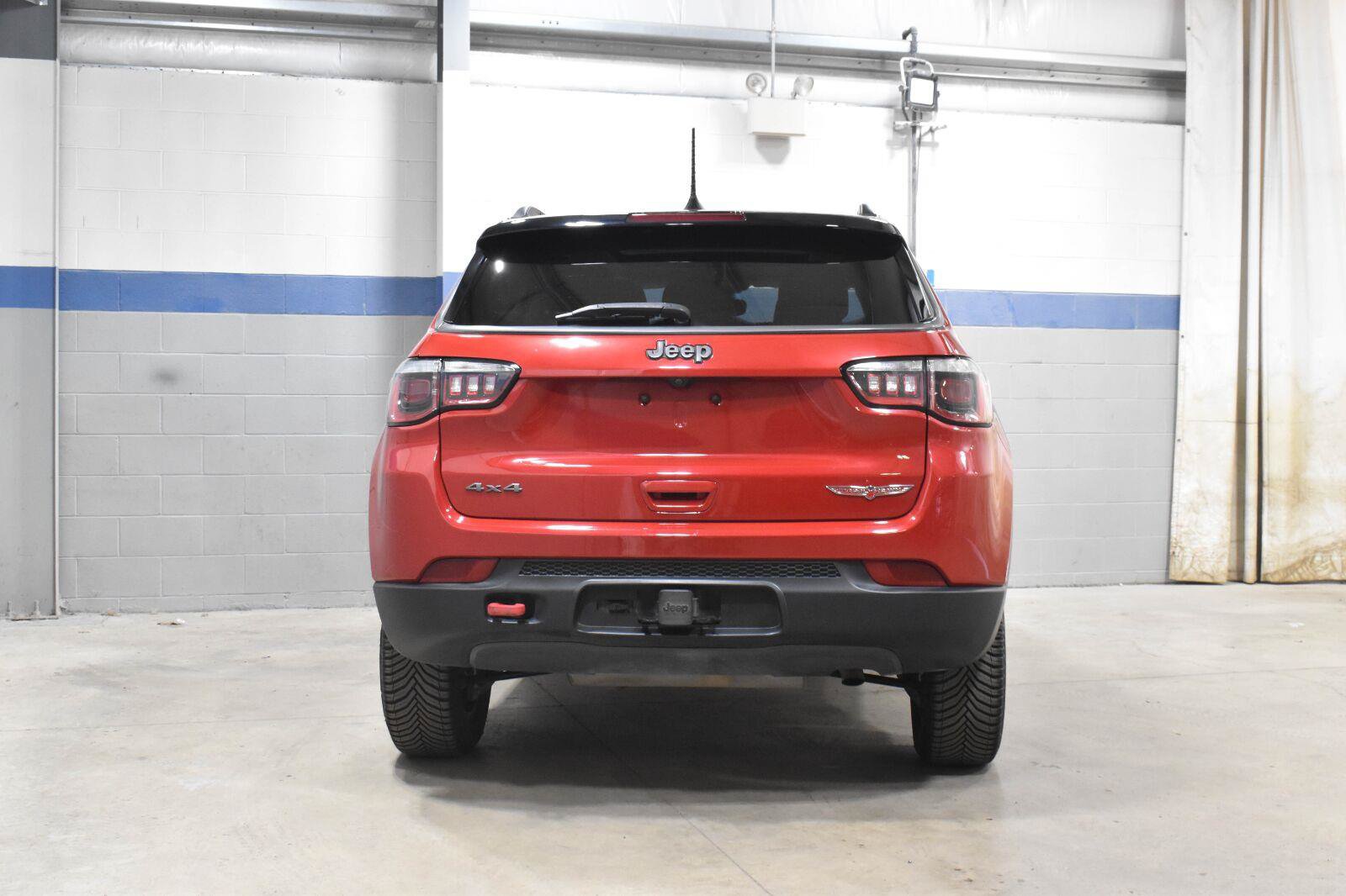 Used 2017 Jeep Compass Trailhawk w/ Leather Interior Group AWD/4WD image 25