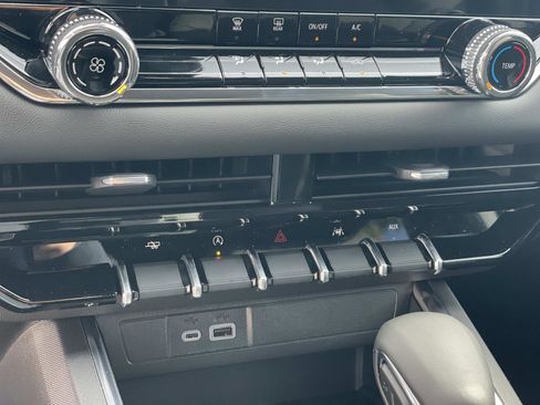 New 2026 GMC Canyon Elevation image 16