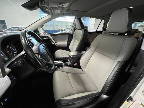 Used 2018 Toyota RAV4 Limited w/ Advanced Technology Package AWD/4WD image 21