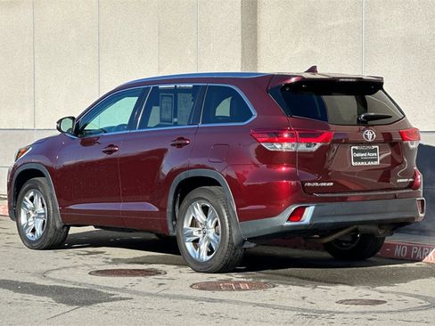 Used 2017 Toyota Highlander Limited image 6