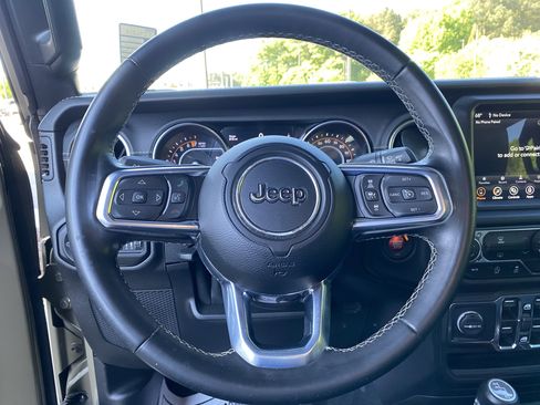 Used 2020 Jeep Gladiator Overland w/ Popular Equipment Package AWD/4WD image 19