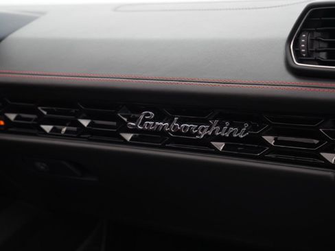 Used 2021 Lamborghini Huracan EVO RWD image 32