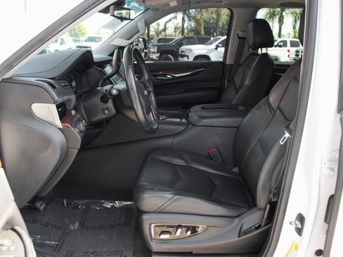 Used 2020 Cadillac Escalade ESV Luxury image 21