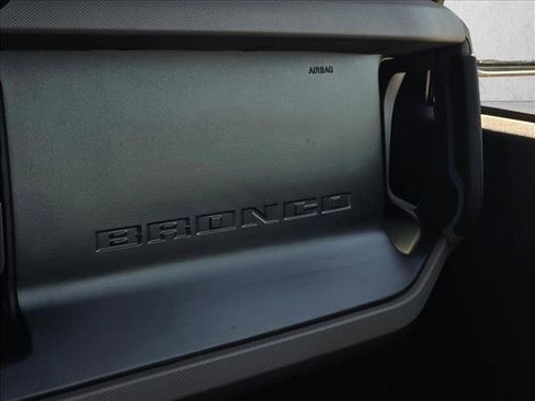 Used 2023 Ford Bronco Wildtrak image 25