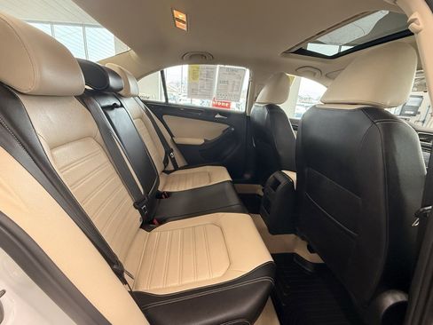 Used 2016 Volkswagen Jetta SEL Premium w/ Lighting Package image 15