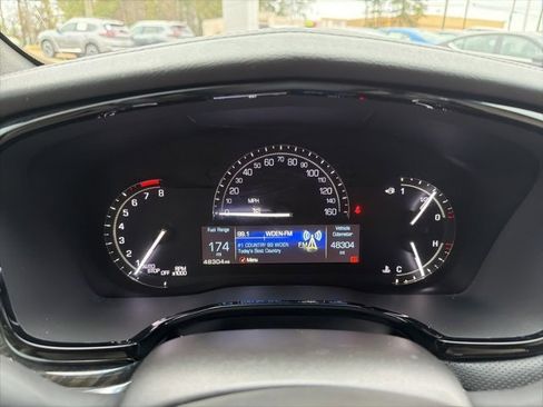 Used 2019 Cadillac XT5 FWD image 23