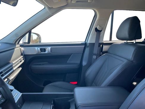 Used 2025 Hyundai Santa Fe SEL image 6