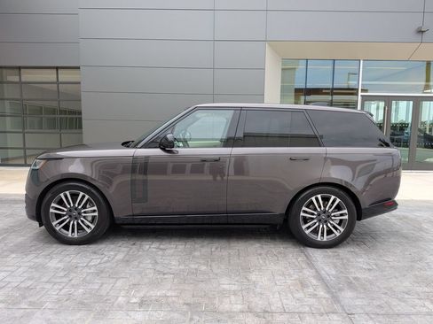 Certified 2025 Land Rover Range Rover SE AWD/4WD image 9