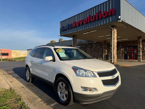 Used 2012 Chevrolet Traverse LT image 1