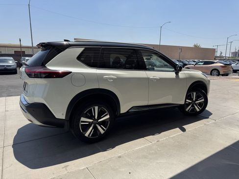 Used 2022 Nissan Rogue Platinum w/ Head-Up Display Package image 4