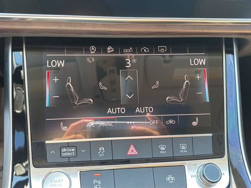 Used 2019 Audi Q8 Premium w/ Convenience Package AWD/4WD image 31