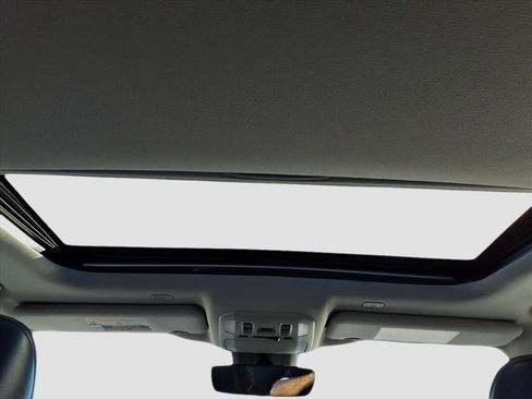 Used 2024 Toyota Highlander XLE image 15