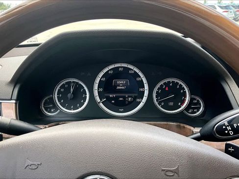 Used 2013 Mercedes-Benz E 350 Sedan image 22
