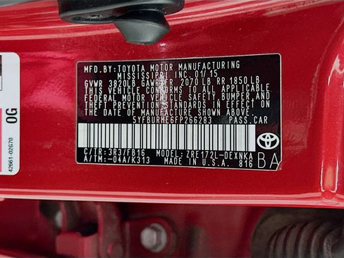 Used 2015 Toyota Corolla LE image 12