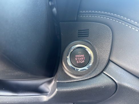 Certified 2025 Subaru Outback Limited image 32