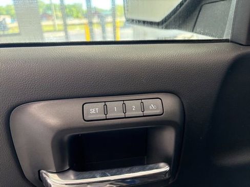Used 2017 Chevrolet Silverado 1500 LTZ w/ Sport Package AWD/4WD image 18