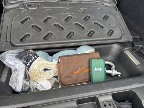 Used 2018 Jeep Wrangler Unlimited Sport AWD/4WD image 35