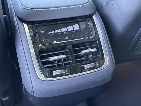 Used 2025 Volvo XC90 B6 Plus image 42