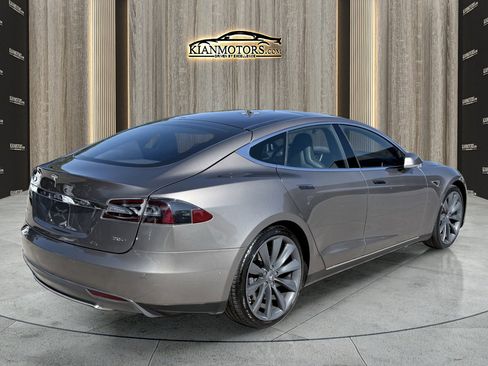 Used 2015 Tesla Model S 70D image 12