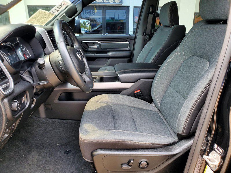 Used 2023 RAM 1500 4x4 Crew Cab image 12
