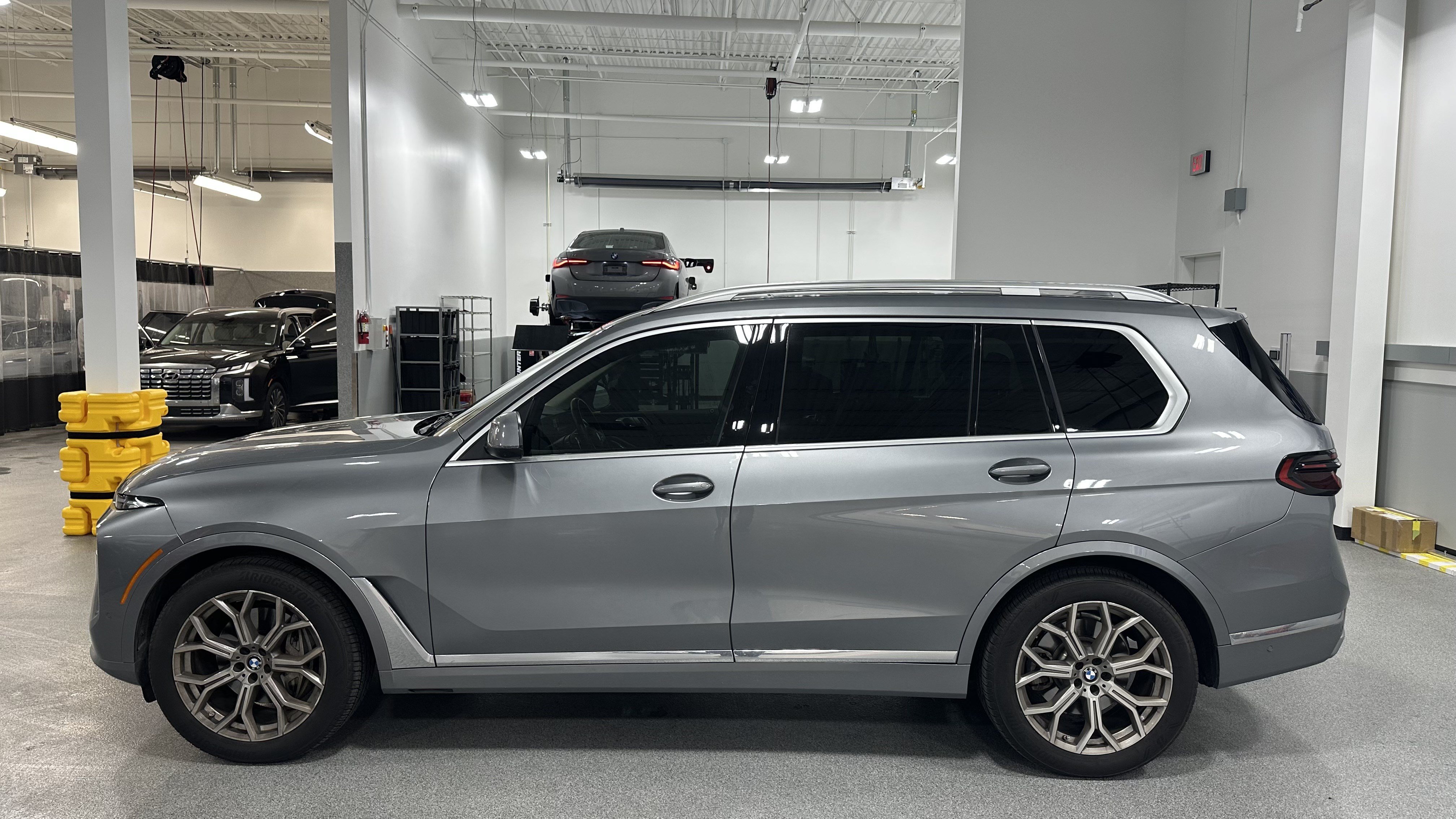 Certified 2024 BMW X7 xDrive40i w/ Premium Package AWD/4WD image 7