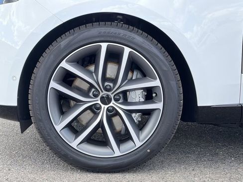 New 2026 Land Rover Range Rover SE image 22