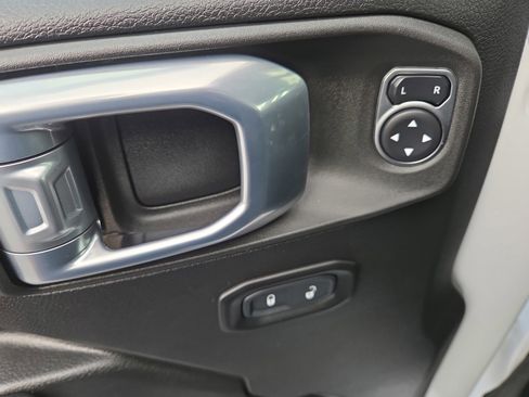 Used 2021 Jeep Wrangler Unlimited Sport image 32