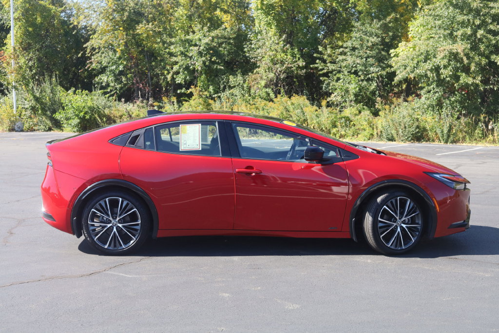 Used 2024 Toyota Prius Limited w/ Limited Premium Package AWD/4WD image 31
