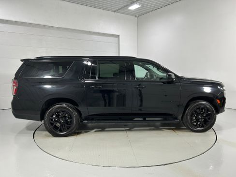 Used 2022 Chevrolet Suburban Z71 image 40