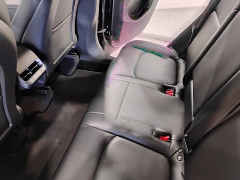 Used 2021 Tesla Model Y 2WD image 10