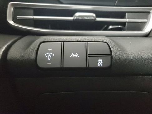 Used 2023 Hyundai Elantra SEL FWD image 32