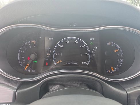 Used 2020 Jeep Grand Cherokee Altitude image 19