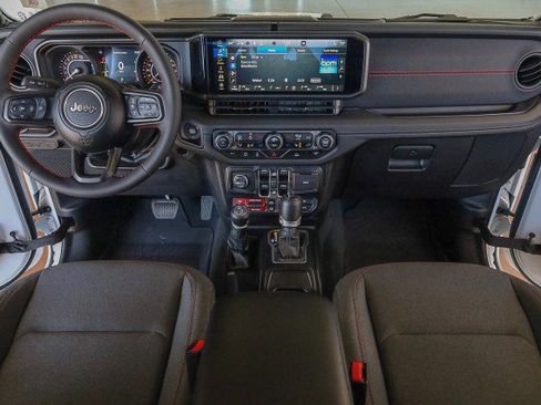 Used 2024 Jeep Gladiator Rubicon w/ Convenience Group image 36