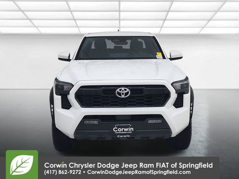 Used 2024 Toyota Tacoma TRD Off-Road image 3