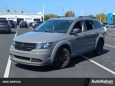 Used 2020 Dodge Journey SE w/ SE Popular Equipment Group image 1