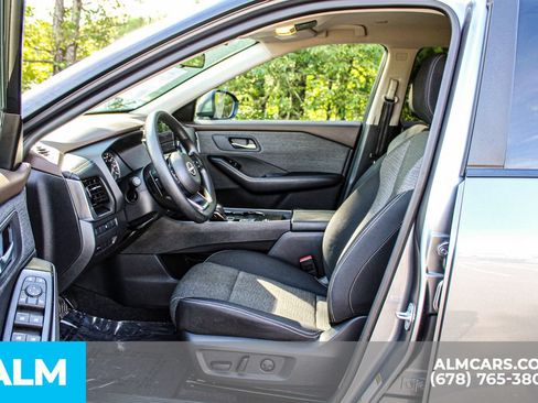 Used 2022 Nissan Rogue SV FWD image 16