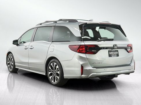 Used 2026 Honda Odyssey Elite image 3