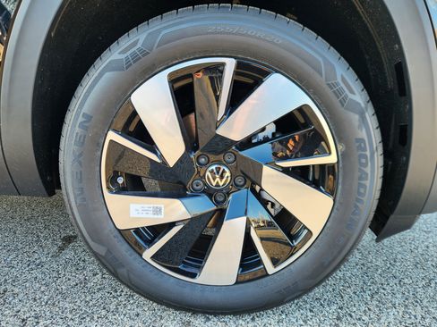 New 2026 Volkswagen Atlas Cross Sport SEL AWD/4WD image 14