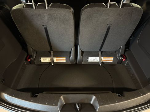 Used 2014 Ford Explorer XLT w/ Equipment Group 202A image 18