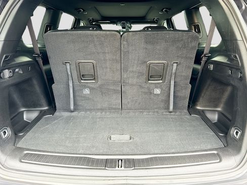 Used 2024 Jeep Grand Cherokee L Limited w/ Luxury Tech Group II image 12