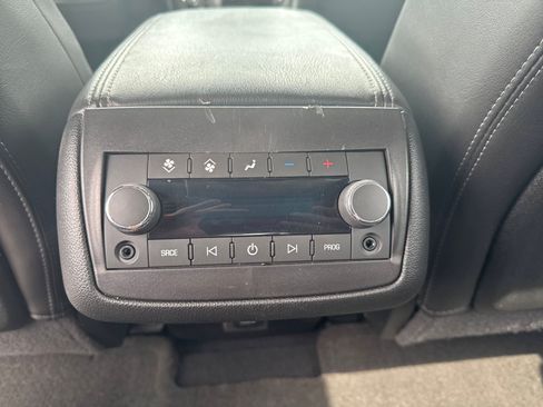 Used 2017 Buick Enclave Premium w/ Experience Buick Package FWD image 23
