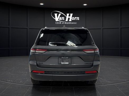 Used 2024 Jeep Grand Cherokee Limited w/ Luxury Tech Group II AWD/4WD image 4