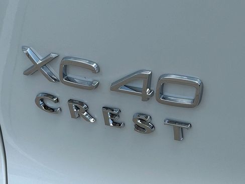 New 2026 Volvo XC40 B4 Plus w/ Protection Package Premier FWD image 8