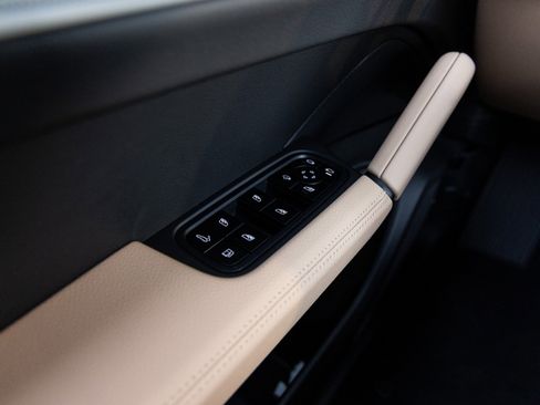 Certified 2026 Porsche Cayenne E-Hybrid image 22