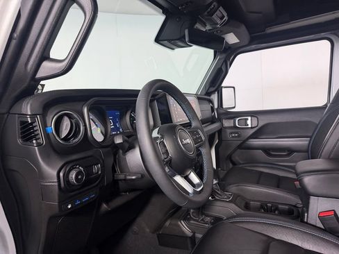 Used 2024 Jeep Wrangler High Altitude AWD/4WD image 24