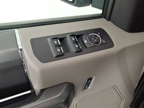 Used 2018 Ford F150 XLT w/ Equipment Group 302A Luxury AWD/4WD image 14